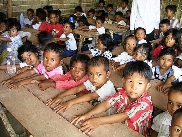Danny Spitler – tomorrow’s children – School in Cambodia